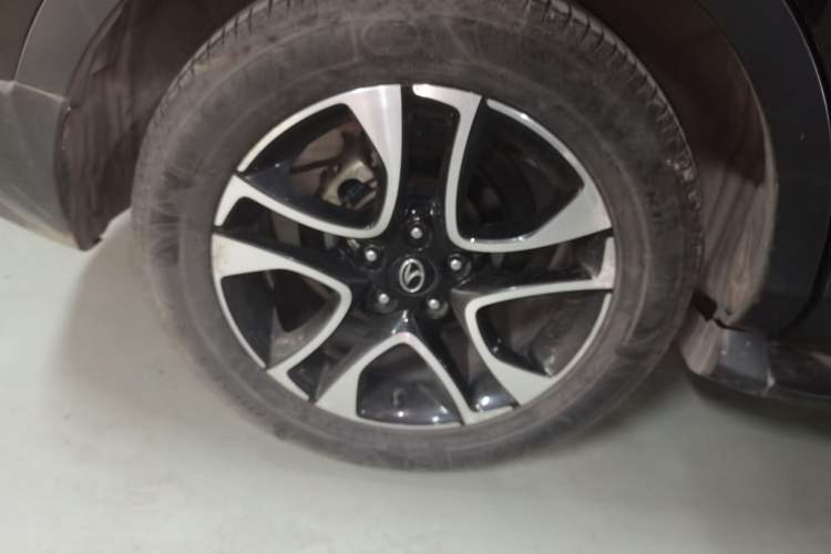 Used Soueast DX7 2017 1.5T Automatic Glory Edition Right Rear Wheel Hub