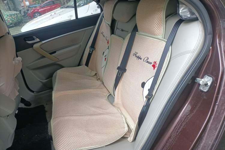 Used Geely Auto Emgrand 2014 Sedan 1.5L CVT Elite Model Left Rear Seat