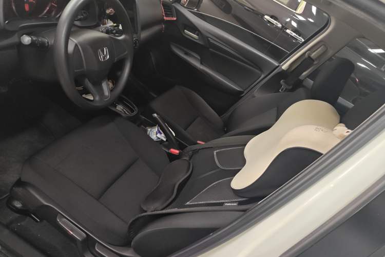 Used Honda Fit 2014 1.5L LX CVT Comfort Model Left Front Seat