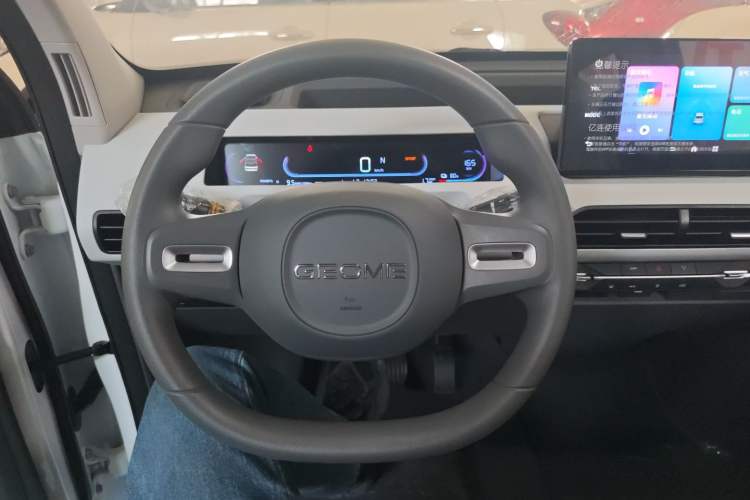 Used Geely Galaxy Panda 2024 Panda Mini 200km Endurance Bear Steering Wheel