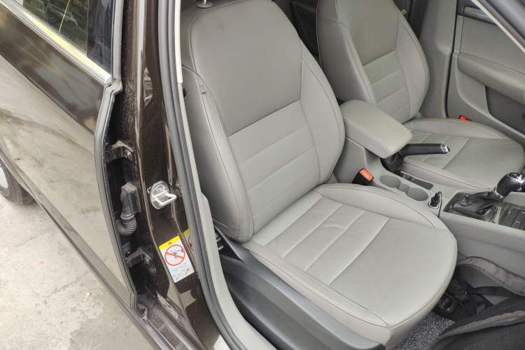 Used Skoda Octavia 2015 1.6L Automatic Yijun Edition
