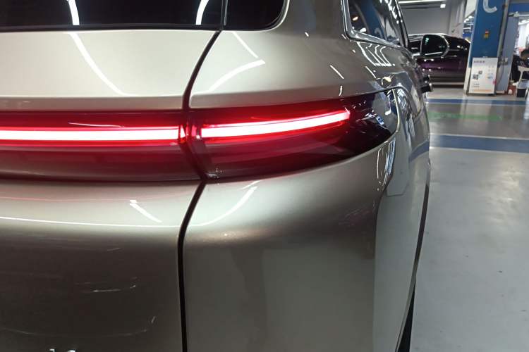 Used Li Auto L8 2023 Pro Model
