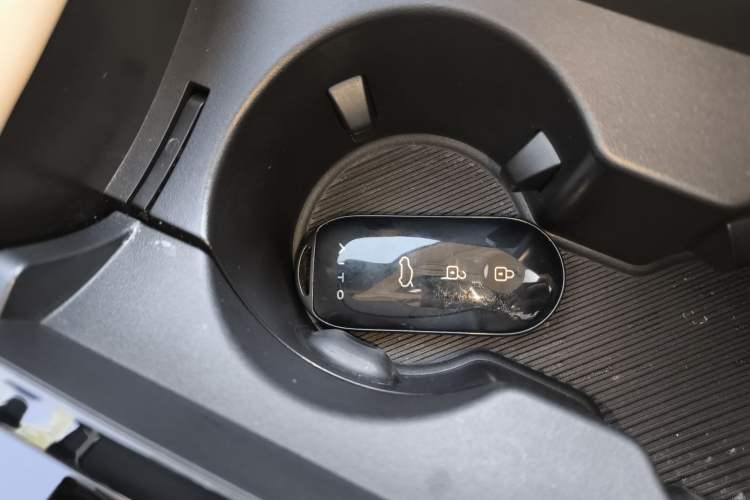 Used Hima AITO M7 2024 1.5T Intelligent Driving Rear-Drive Pro Version 5 Seats Ternary Lithium Battery Vehicle Key