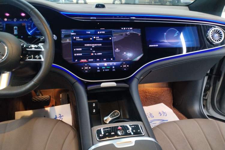 Used Mercedes-Benz EQE SUV 2023 500 4MATIC Audio And AC Panel