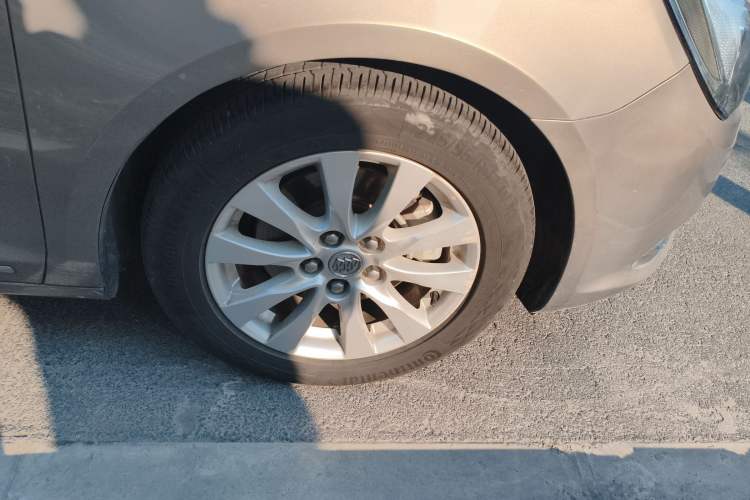 Used Buick LaCrosse 2013 2.4L SIDI Leading Comfort Version
