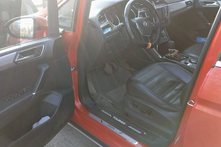 Used Volkswagen Touran 2018 Volkswagen Touran L 280TSI DSG Luxury Edition 6-seater
