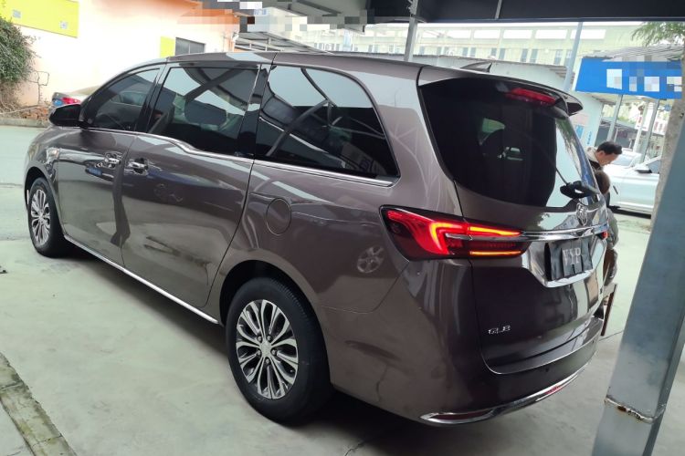 Used Buick GL8 2023 Facelifted Land Cruiser Executive Luxury Version
