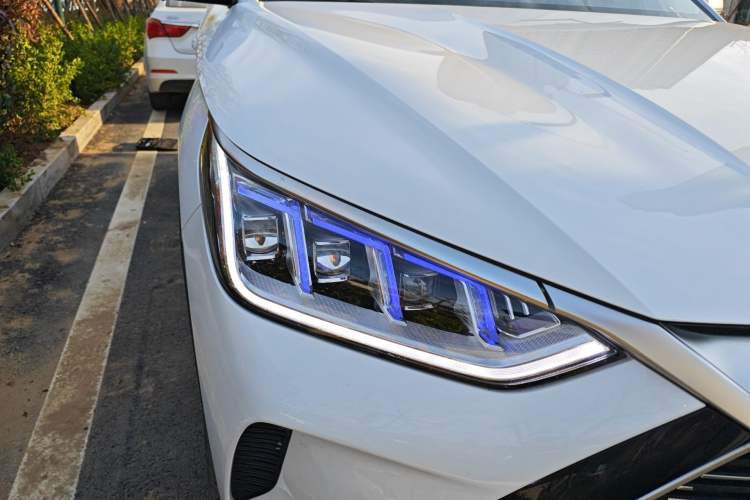 Used BYD Song PLUS New Energy 2021 DM-i 51KM Prestige Model Right Front Headlight