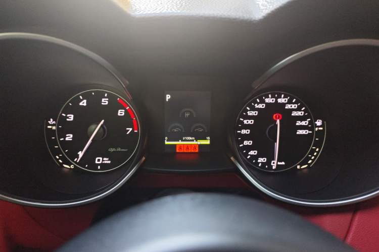 Used Alfa Romeo Stelvio 2017 2.0T 200HP Elite Edition
