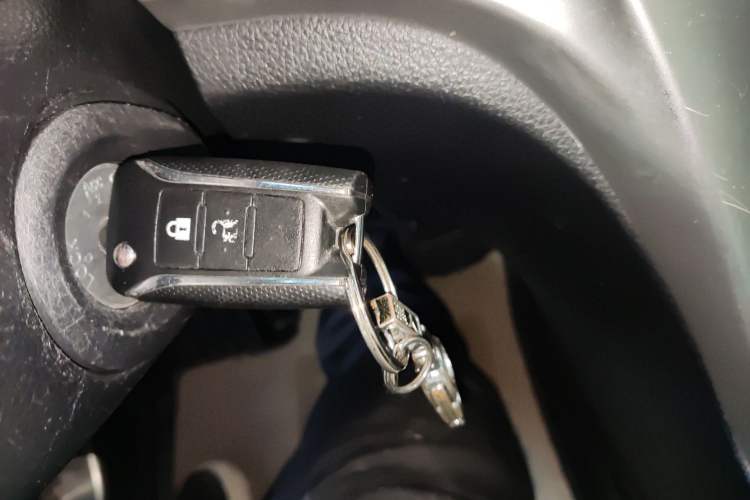 Used Venucia T70 2015 2.0L CVT Smart Choice Edition
