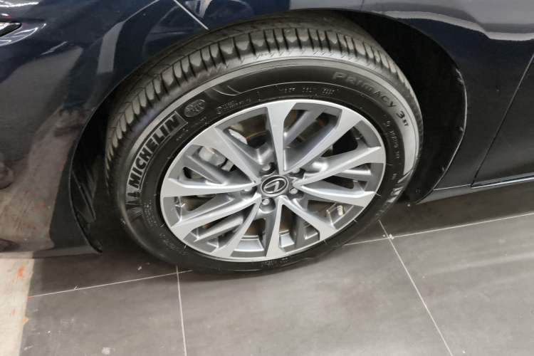 Used Lexus ES 2023 200 Excellence Edition