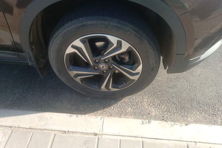 Used Dongfeng Aeolus AX7 2016 1.4T Manual Zhuyue Model Right Front Wheel Hub