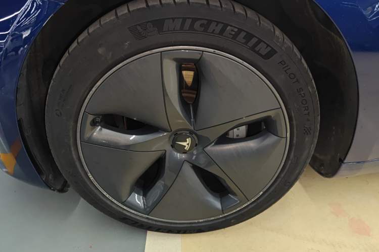 Used Tesla Model 3 2021 Standard Range Rear-Wheel Drive Upgraded Version 3D6 Left Front Wheel Hub
