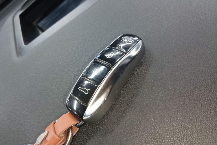 Used SERES SF5 2020 Four-Wheel Drive High-Performance Sports Edition
