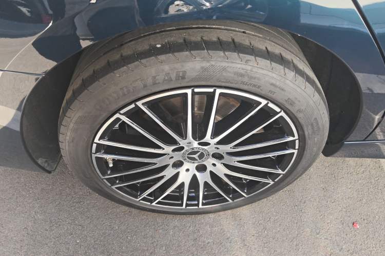 Used Mercedes-Benz C-Class 2022 Restyled C 260 L Sport Edition Right Rear Wheel Hub