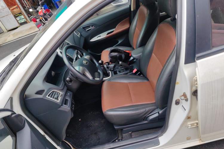 Used BYD F3 2015 Energy-Saving Edition 1.5L Manual Luxury Model Left Front Seat