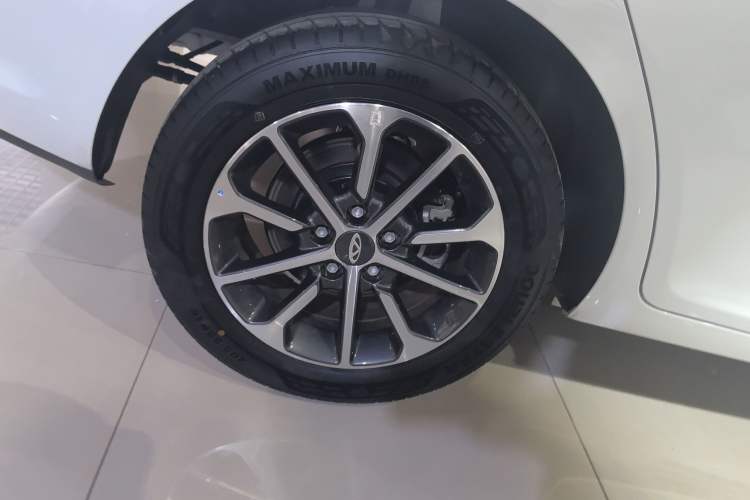 Used Chery Arrizo 5 2025 Excellence Version 1.5L Manual Fashion Edition Exterior 2