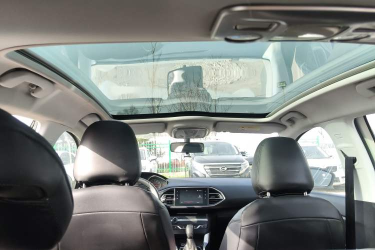 Used Peugeot 308S 2015 1.2T Automatic Jingchi Edition Headliner