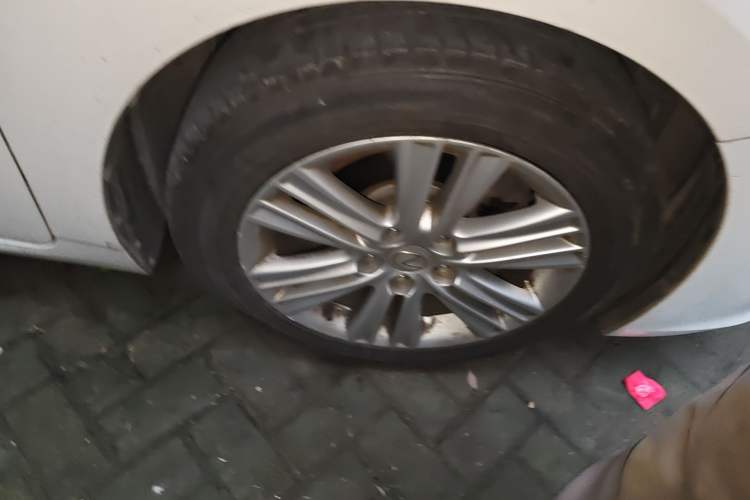 Used Lexus ES 2013 250 Elegant Edition Right Front Wheel Hub