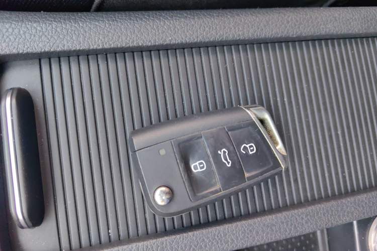 Used Volkswagen Golf 2016 230TSI Automatic Comfort Version
