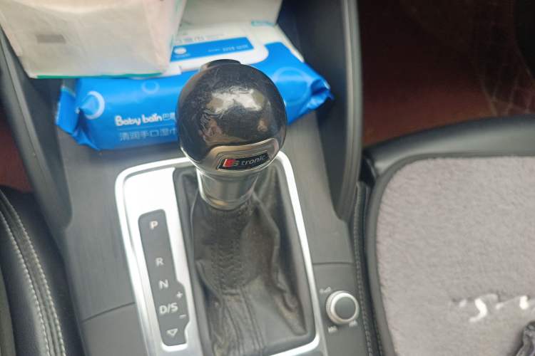 Used Audi A3 2017 Limousine 35 TFSI Sport Edition Gear Lever