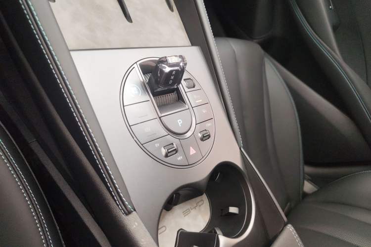 Used BYD Seal 06 New Energy 2024 DM-i 120KM Prestige Model Gear Lever