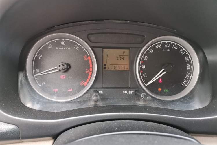 Used Skoda Fabia 2011 1.6L Automatic Crystal Edition Odometer Close Up