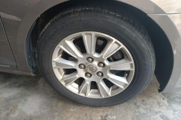 Used Buick LaCrosse 2010 2.4L Haoya Edition Right Front Wheel Hub