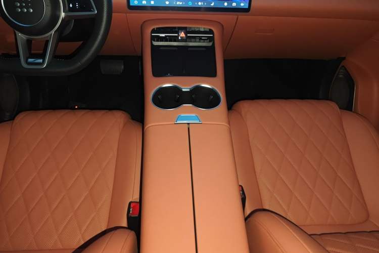 Used Landian E5 PLUS 2026 Model 165km Long-Range First-Adoption Version Ultra 7-seater