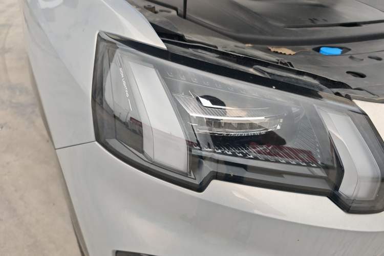 Used AION V 2024 Aion Tyrannosaurus 650 Smart Luxury Edition Right Front Headlight