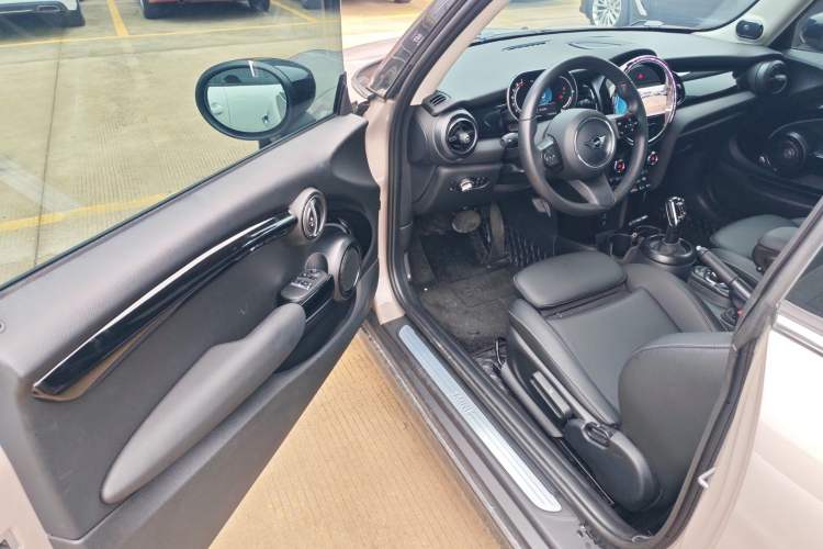 Used MINI 2023 Updated 1.5T COOPER Artist Driver Seat