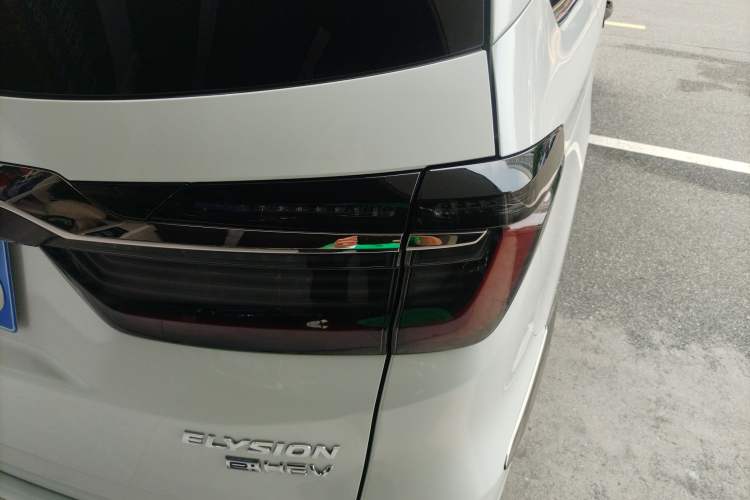 Used Honda Elysion 2022 2.0L eHEV Prestige Edition
