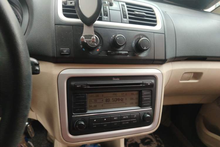Used Skoda Fabia 2011 1.6L Automatic Crystal Edition