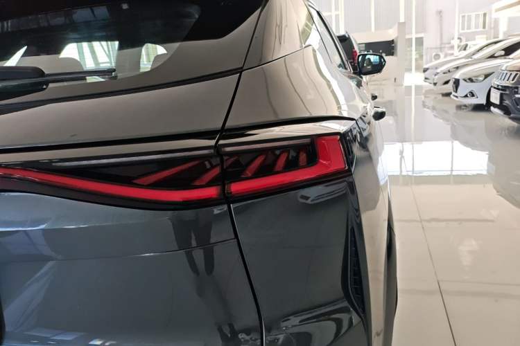 Used CHANGAN UNI-Z 2025 1.5T Premium Edition Right Rear Taillight