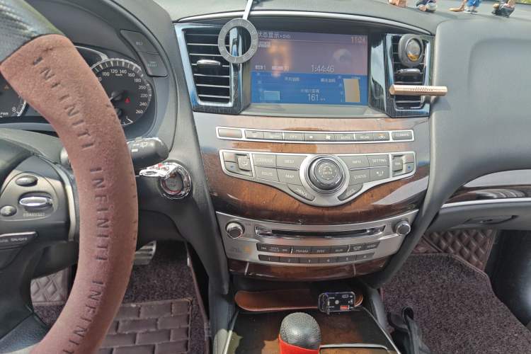 Used Infiniti QX60 2014 2.5 S/C Hybrid All-Wheel-Drive Versatile Edition Audio And AC Panel