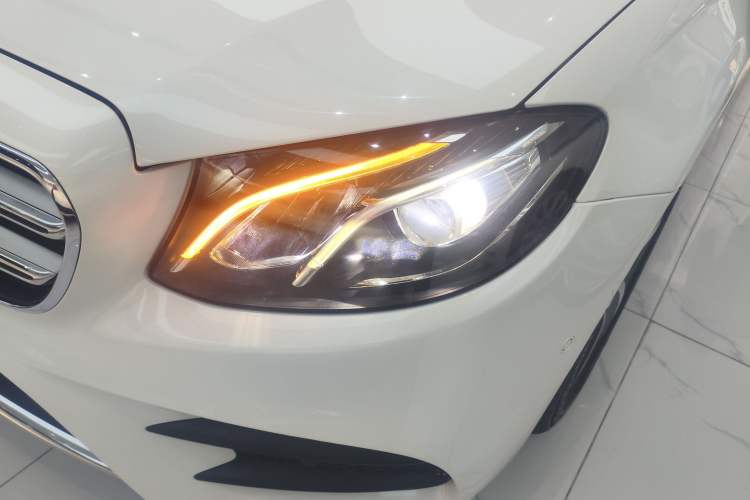 Used Mercedes-Benz E-Class 2018 E 300 L Sporty and Stylish Model
