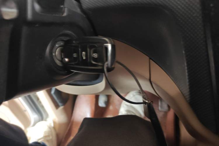 Used Wuling Hongguang 2014 1.2L S Comfort Model China IV
