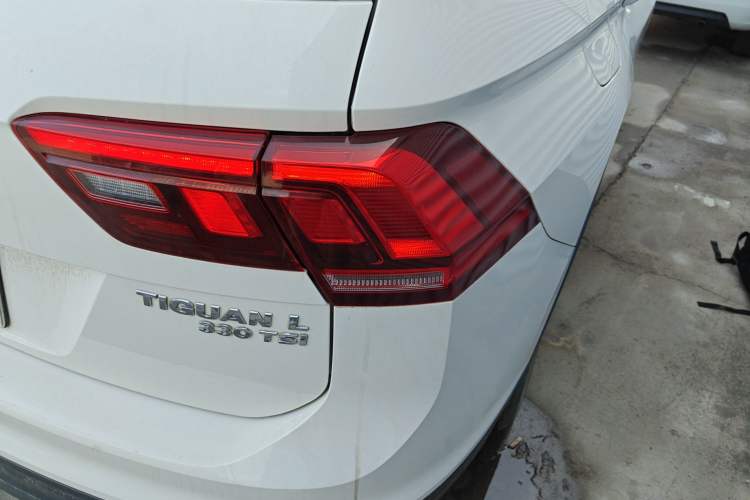 Used Volkswagen Tiguan L 2018 330TSI Automatic Two-Wheel Drive Luxury Edition Right Rear Taillight