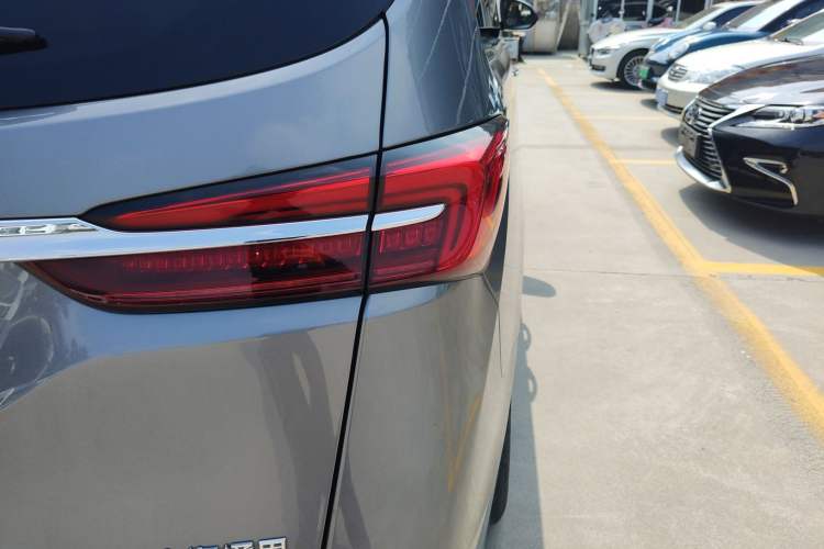 Used Buick GL8 2021 Land Cruiser Executive Class 652T Luxury Model