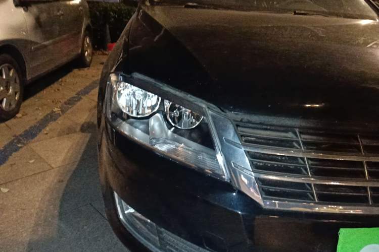 Used Volkswagen Lavida 2013 1.6L Automatic Comfort Edition Right Front Headlight