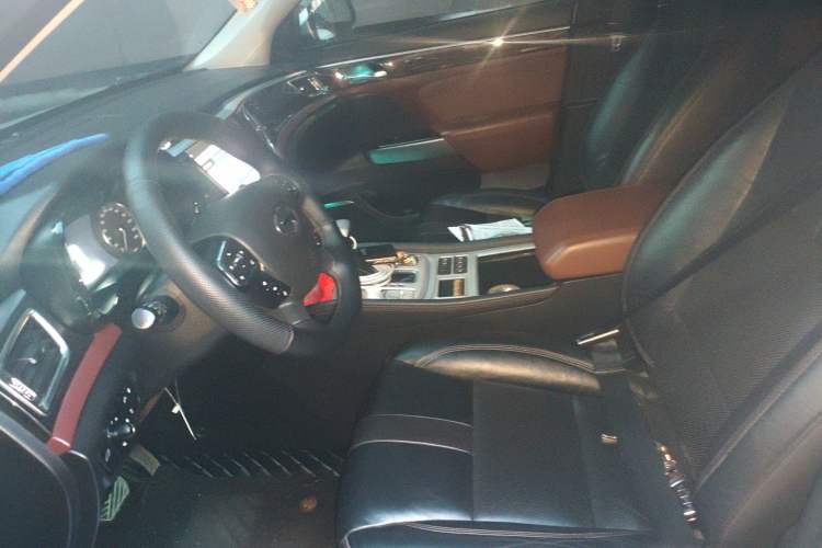 Used GAC Trumpchi GS8 2017 320T Two-Wheel Drive Luxury Smart Connectivity Version (7 Seats) Left Front Seat