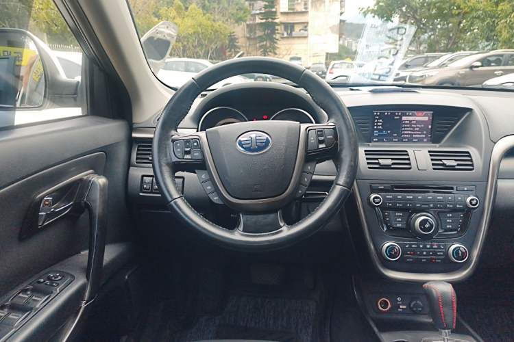 Used Bestune X80 2015 2.0L automatic luxury version