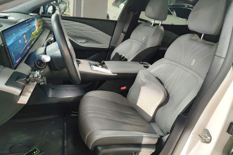 Used Geely Galaxy E8 2024 665 km Range Rear-Drive Starship Long-Range Version