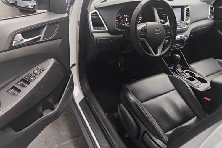 Used Hyundai Tucson 2015 1.6T Dual-Clutch Two-Wheel-Drive Smart Model Driver Seat