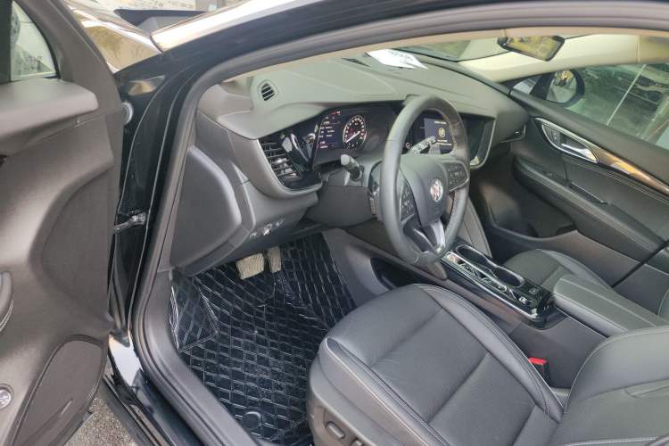 Used Buick Envision 2023 Encore Plus 652T Five-Seat Luxury Model
