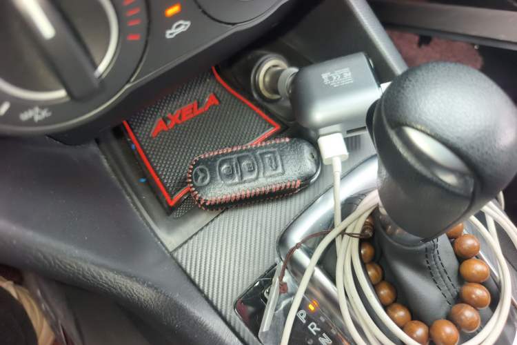 Used Mazda 3 Axela 2016 Sedan 1.5L Automatic Comfort Model