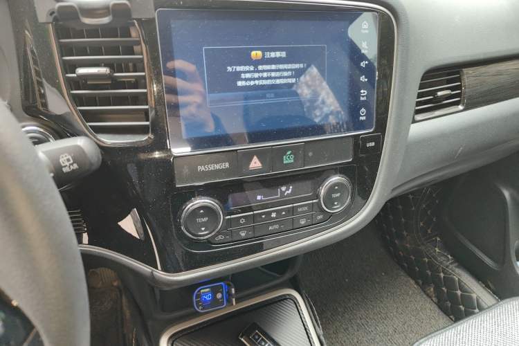 Used Mitsubishi Outlander 2019 2.0L Two-Wheel Drive Comfort Edition 5 Seats China VI Standard
