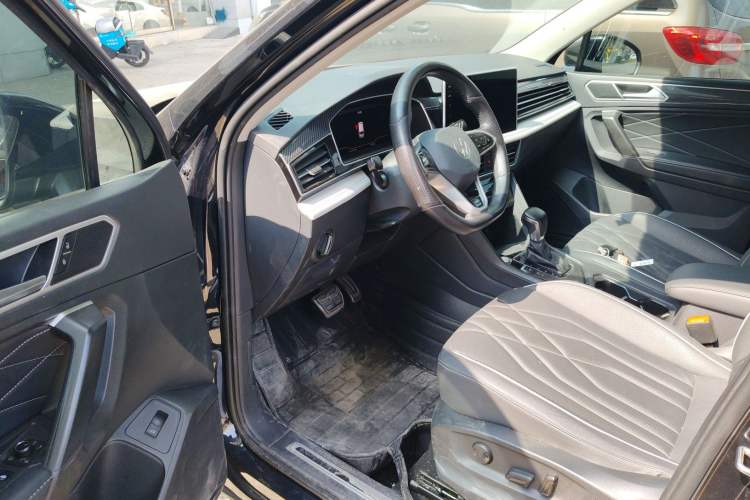 Used Volkswagen Tiguan L 2022 330TSI Automatic Two-Wheel Drive R-Line Enhanced Edition
