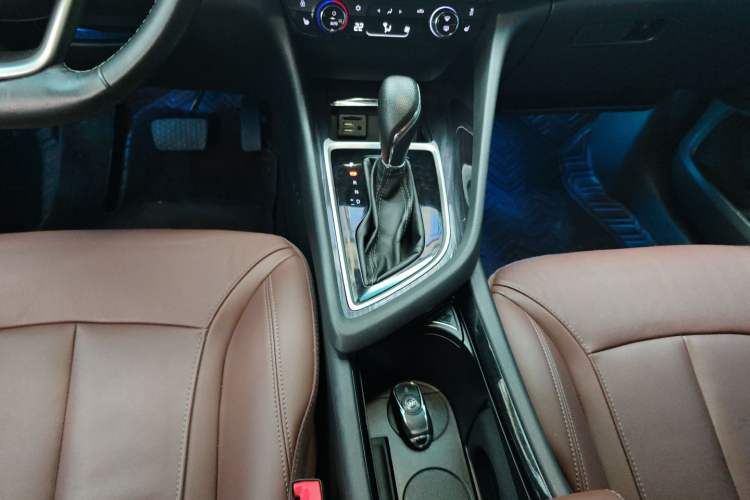 Used Buick GL6 2019 18T 6-Seater Connected Luxury Version China VI Standard