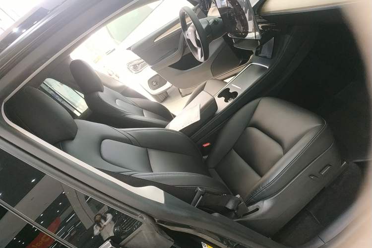 Used Tesla Model Y 2022 Rear-Wheel-Drive Version
